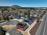 27th Street Townhomes developed by Bend-Redmond Habitat for Humanity in Southeast Bend. / 27th Street Townhomes desarrollado por Bend-Redmond Habitat for Humanity en Bend.